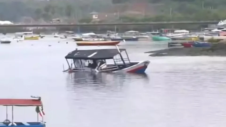 Sobe para oito o número de mortos em acidente com barco