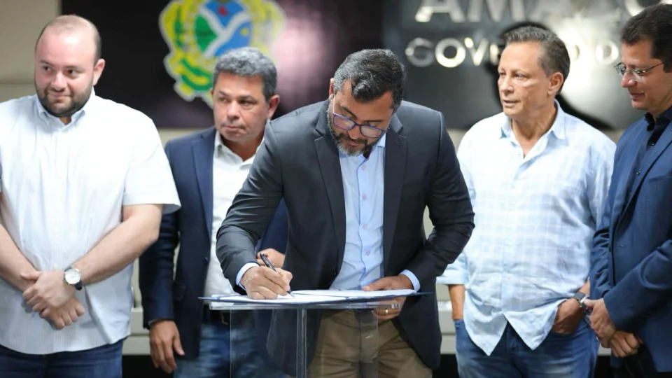 Wilson Lima credencia construtoras para oferta de 1,1 mil apartamentos que terão entrada subsidiada pelo Estado