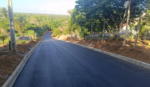 Sistema viário de comunidade rural em Iranduba recebe pavimentação pela primeira vez