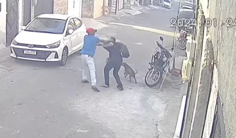 VÍDEO: Homens brigam e se matam com a mesma arma em Fortaleza