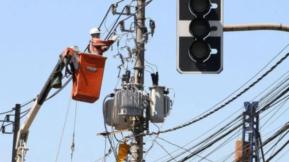 Veja lista de bairros que ficam sem energia em Manaus neste sábado