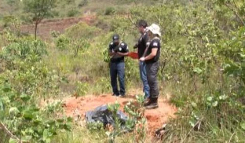Corpo de adolescente desaparecida é encontrado enterrado em cova