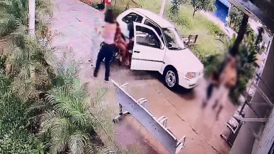 Homem espanca ex-companheira na frente da filha e a abandona em hospital