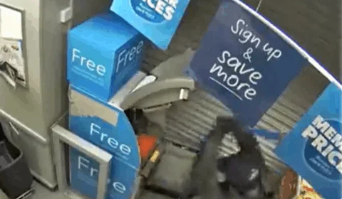 VEJA VÍDEO: assaltante com martelo tenta abrir caixa eletrônico que explode