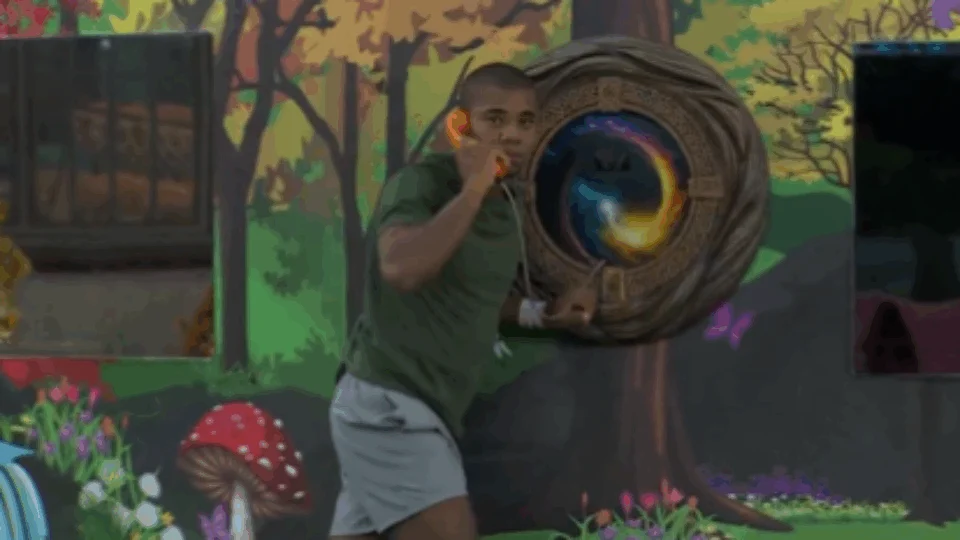 BBB 24: Davi atende Big Fone, consegue imunidade e divide casa em dois grupos