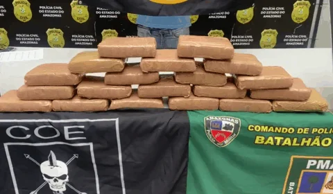 Polícia apreende drogas avaliadas em cerca de R$ 400 mil dentro de canoa em Manaus