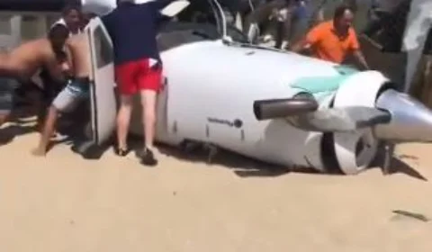 VEJA VÍDEO: idoso morre atingido por avião que fez pouso de emergência na praia