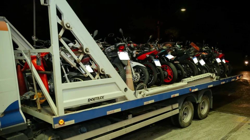 Fiscalização remove motocicletas de ‘rolezinhos’ durante Carnaval em Manaus