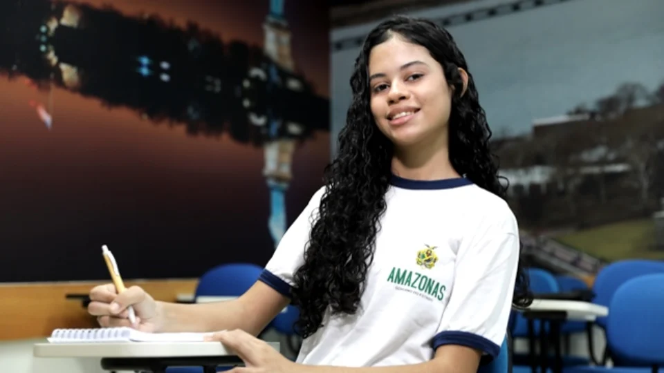 Secretaria de Educação prorroga prazo para a entrega de documentos do projeto Jovem Bilíngue