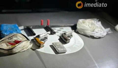 Força Tática apreende três armas de fogo e drogas na invasão Itaporanga