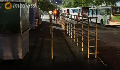 Sem iluminação no Terminal 4, passageiros vivem com medo de serem assaltados