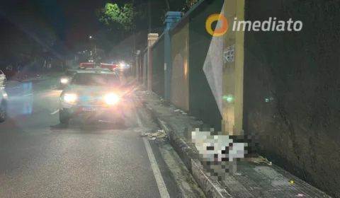 Idoso morre após cair de mureta na Praça do Japiim