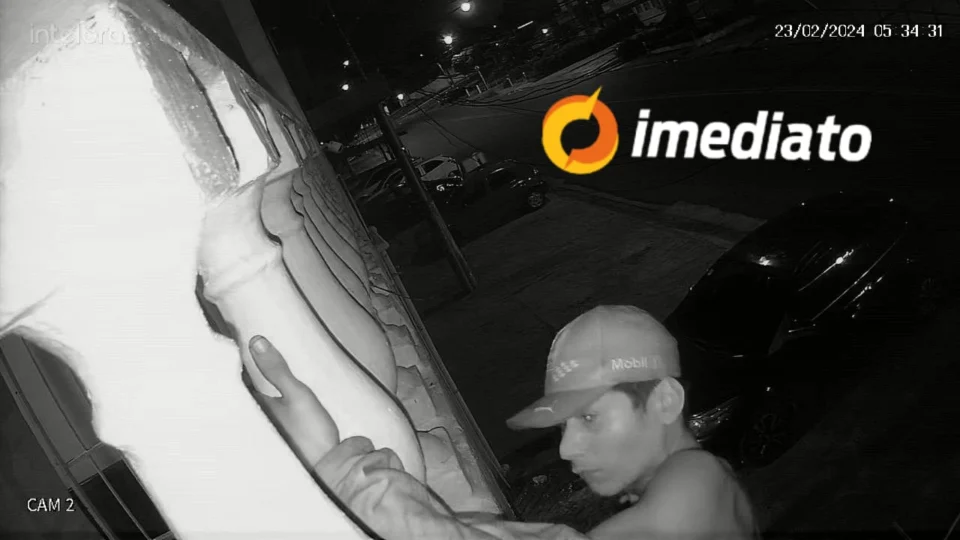 Ladrão sobe em muro de residência e rouba churrasqueira no bairro Cachoeirinha