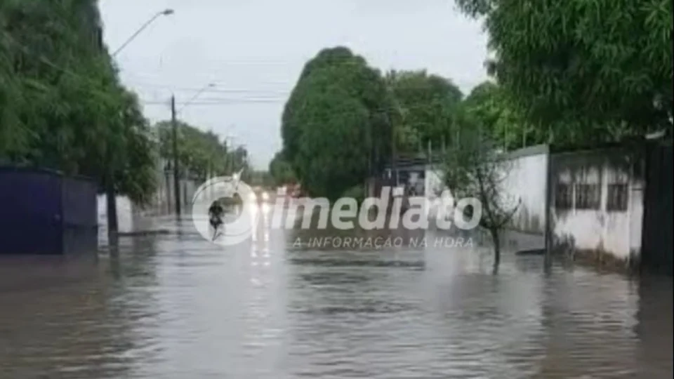 Após sofrer com alagamentos, moradores do bairro dos Estados pedem providências em Boa Vista