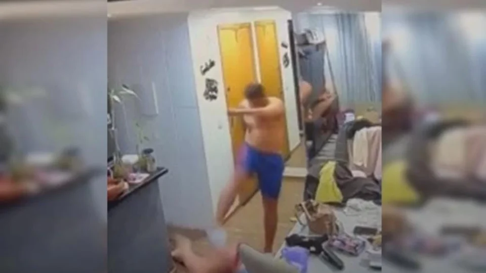 VEJA VÍDEO: Homem espanca companheira e deixa vítima desacordada