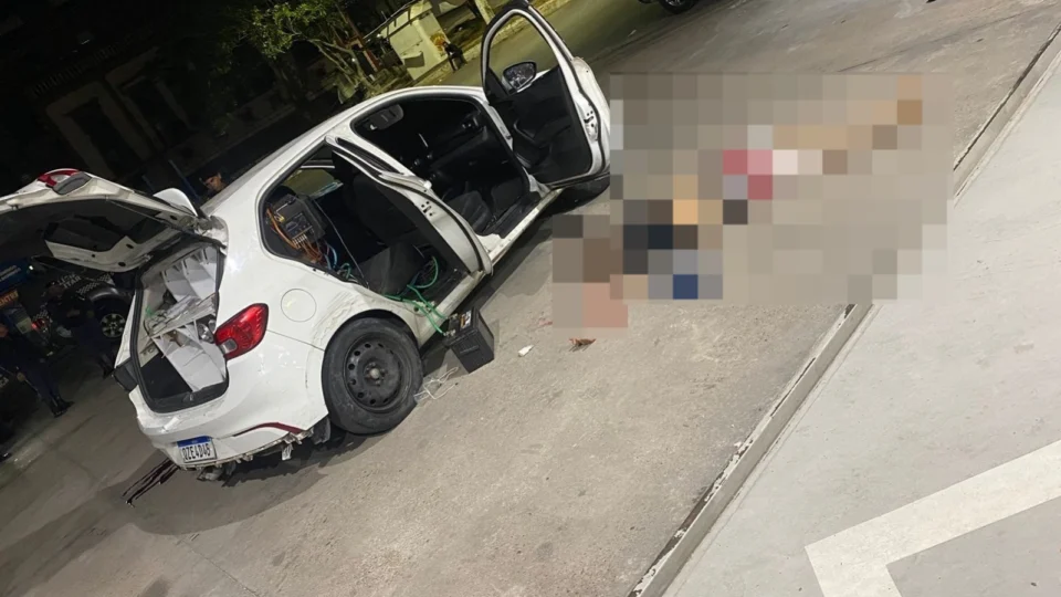 Homens são executados a tiros em posto de combustível