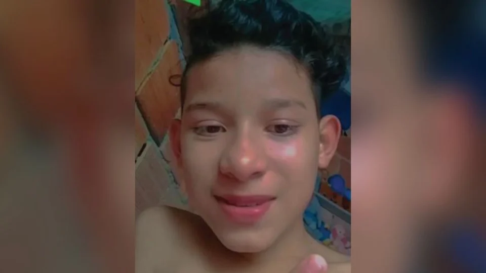 Polícia Civil divulga imagem de adolescente que está desaparecido
