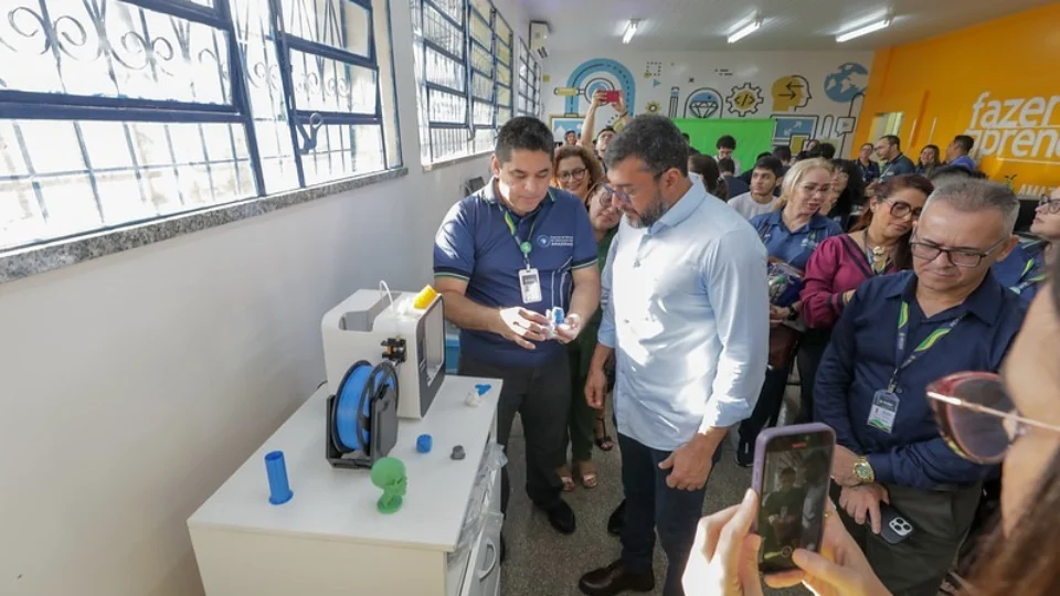 Wilson Lima abre ano letivo com ampliação do ensino bilíngue e inauguração de 32 laboratórios de robótica e ensino tecnológico