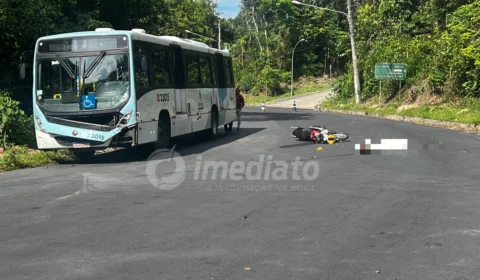 Motociclista morre ao colidir contra ônibus na estrada da UFAM em Manaus