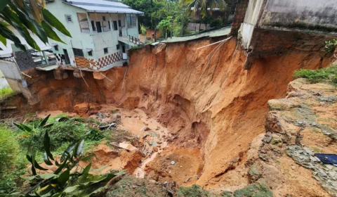 Moradores da comunidade Bela Vista, no Puraquequara, alertam para tragédia