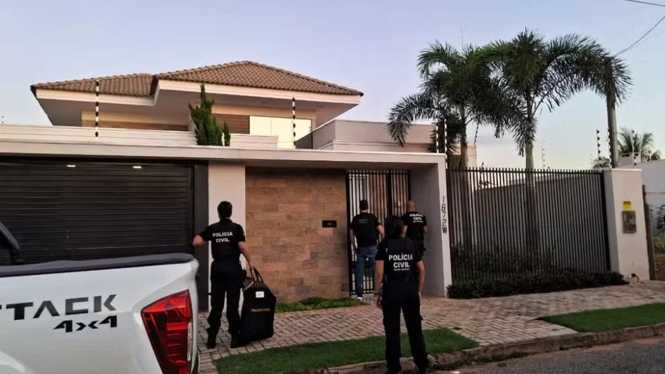 Suspeitos de fraudar R$ 1,4 bilhão de impostos são alvos de operação