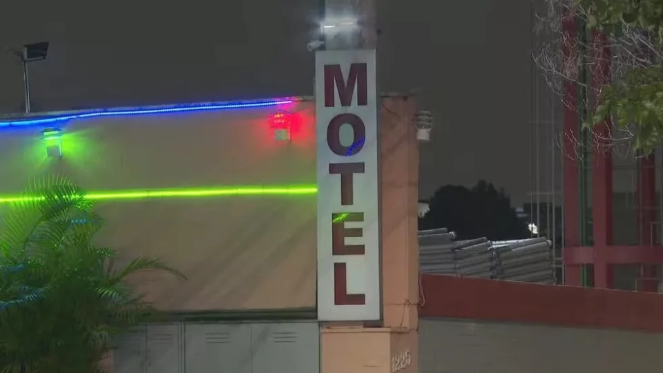 Homem é preso por matar namorada dentro de motel