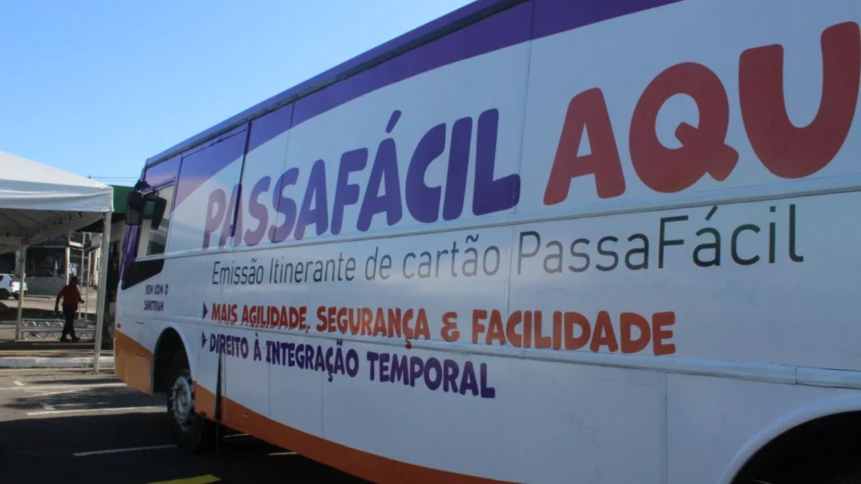 Ação leva serviços de emissão do cartão PassaFácil gratuito à população