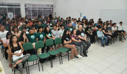 Colônia de Férias da UEA promove conscientização ambiental a jovens estudantes