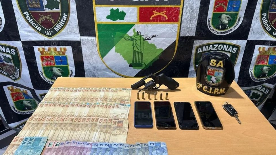 Quinteto é preso pela PM após assalto a posto de gasolina no Amazonas