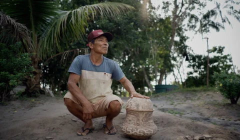 Urnas Funerárias intactas são encontradas no quintal de um ribeirinho no AM após dias de chuva