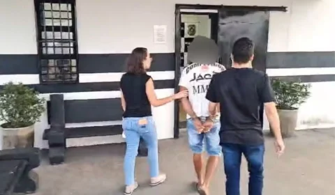 Padrasto é preso por estuprar adolescente com conhecimento da mãe da vítima, diz polícia