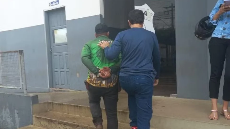 Pai é preso suspeito de estuprar a própria filha dentro de motel