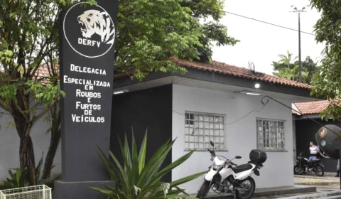 Membro de grupo criminoso é preso por alugar veículos e fazer divulgação em sites de vendas