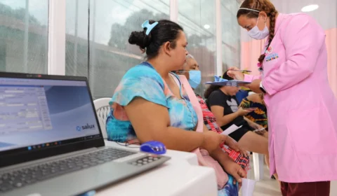 Moradoras dos bairros Jorge Teixeira e Cidade de Deus recebem atendimentos das Unidades Móveis de Saúde