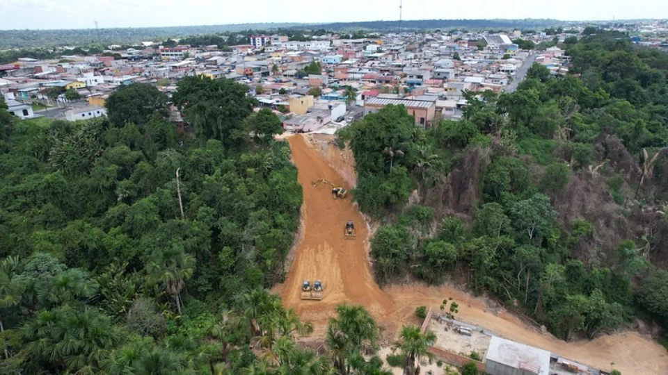 Obra emergencial é executada em erosão no bairro Nova Cidade