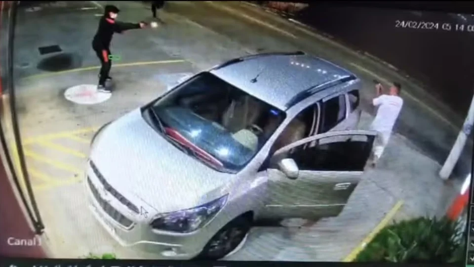 VÍDEO: PM de folga e filha de 19 anos morrem após troca de tiros com criminosos em frente a farmácia na Zona Norte de SP
