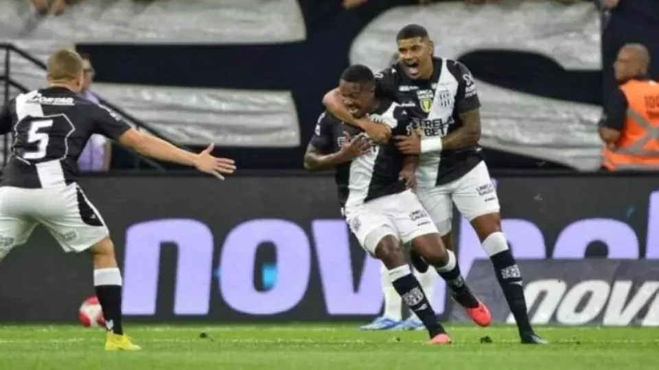Corinthians é derrotado pela Ponte Preta e se complica no Paulistão