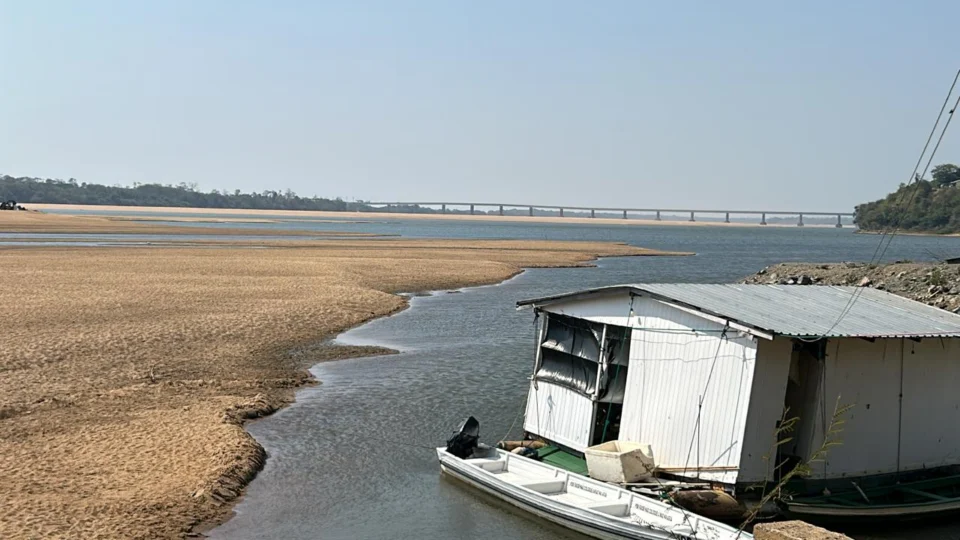 Rio Branco atinge nível mais baixo da história e afeta abastecimento de água em Boa Vista