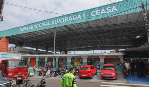 Governo do Amazonas e Prefeitura de Manaus entregam feira do Alvorada I revitalizada
