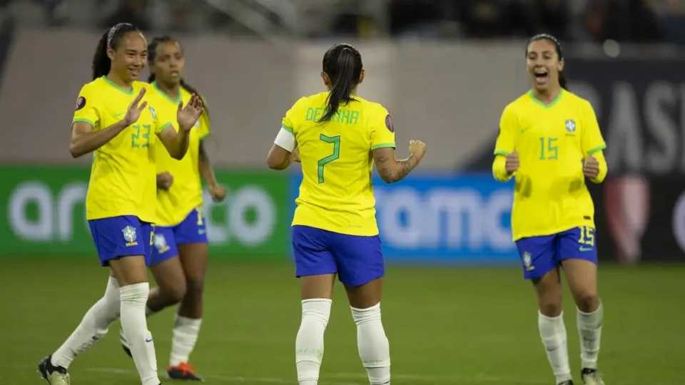 Seleção feminina Brasileira de futebol mantém invencibilidade com goleada de 5 a 0 sobre o Panamá na copa ouro