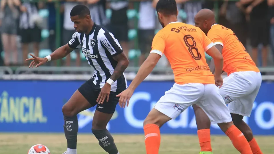 Botafogo abre 2 a 0, mas sofre empate do Nova Iguaçu pelo Carioca