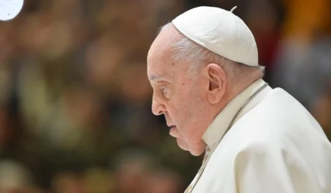 Papa Francisco cancela as audiências deste sábado devido a uma leve gripe