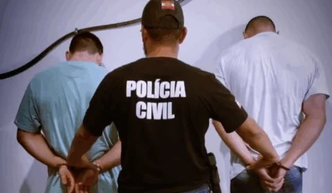 Pai é morto a facadas e mãe fica ferida após filho planejar assassinatos