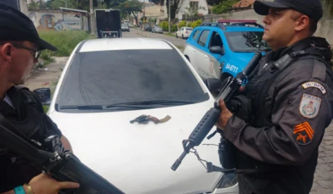 Antes de clássico, torcedores do Vasco são presos com bastões, arma e explosivos