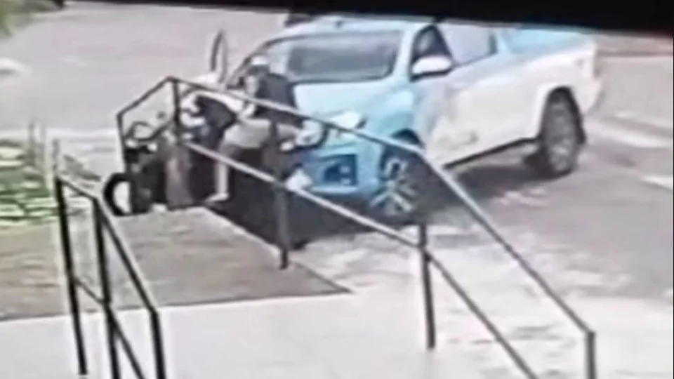 VEJA VÍDEO: criminoso atira no olho de policial e é morto em seguida