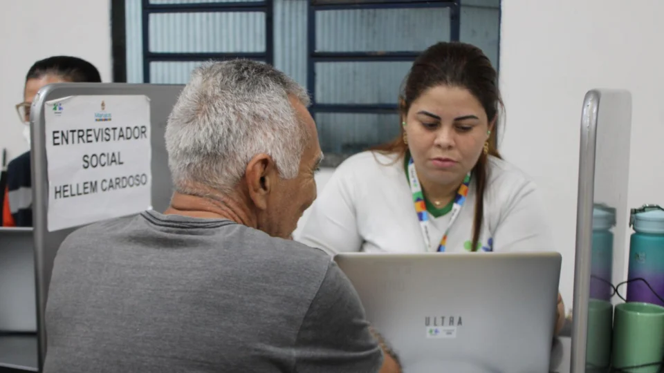 OLHA O GOLPE: criminosos enviam SMS falso do Bolsa Família em Manaus