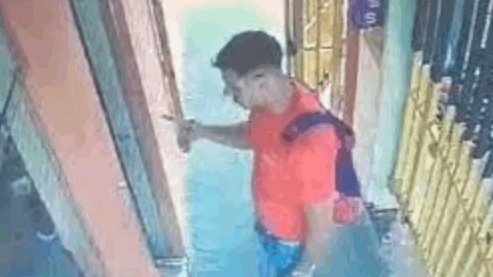 VEJA VÍDEO: Morador de prédio é flagrado dando soco em porteiro