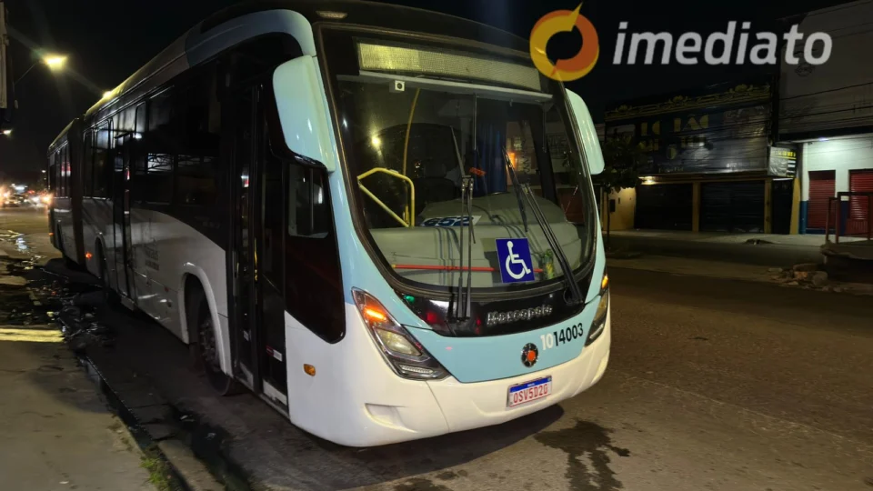 Passageiros vivem momentos de terror durante assalto a ônibus da linha 652