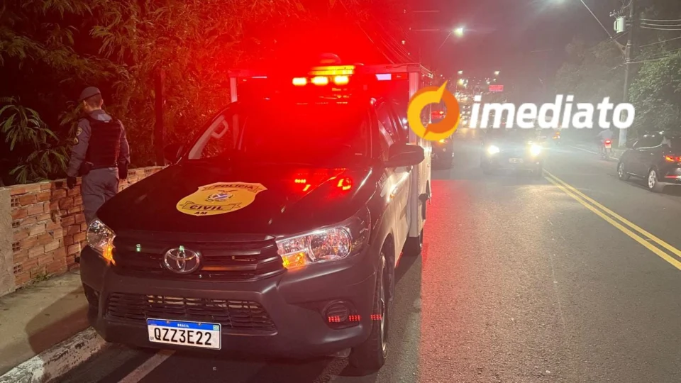 Cadáver em decomposição é encontrado em área de mata na Avenida Pedro Teixeira