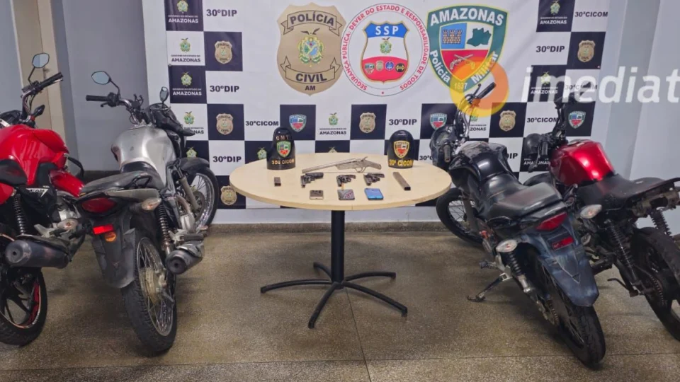 Polícia apreende 3 armas de fogo, drogas e 4 motos roubadas no Valparaiso